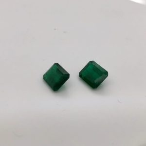 Natural emerald octagon gemstone, 7.05 carats, 10.8x8.8 mm, untreated and from Zambia. Perfect for creating elegant earrings, rings, or pendants. Birthstone for May.