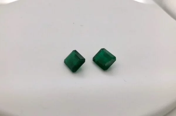 Natural emerald octagon gemstone, 7.05 carats, 10.8x8.8 mm, untreated and from Zambia. Perfect for creating elegant earrings, rings, or pendants. Birthstone for May.