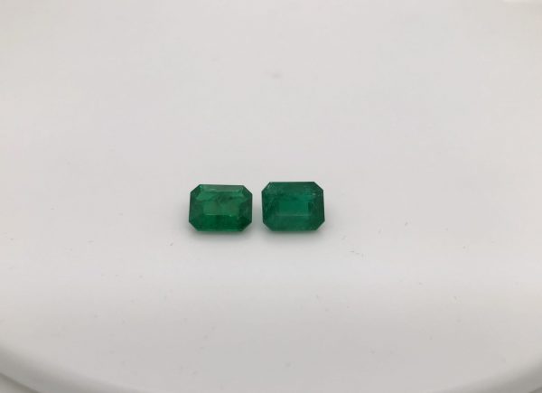 Natural emerald octagon gemstone, 4.12 carats, 9.1x7.2 mm, rich green color. Untreated and cut in India, perfect for jewelry. May birthstone. Origin: Zambia.