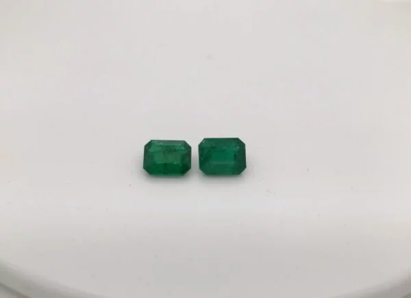 Natural emerald octagon gemstone, 4.12 carats, 9.1x7.2 mm, rich green color. Untreated and cut in India, perfect for jewelry. May birthstone. Origin: Zambia.