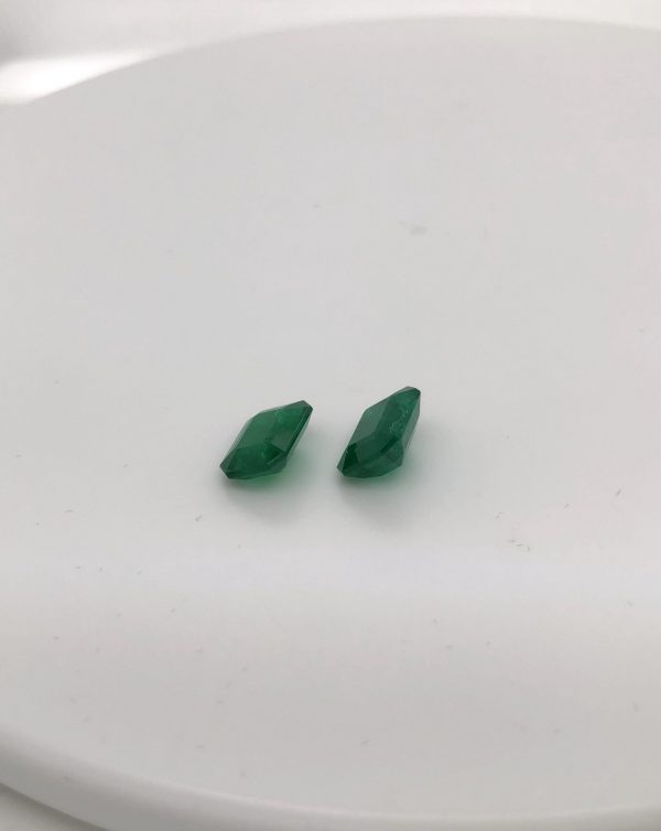 Natural emerald octagon gemstone, 4.12 carats, 9.1x7.2 mm, rich green color. Untreated and cut in India, perfect for jewelry. May birthstone. Origin: Zambia.