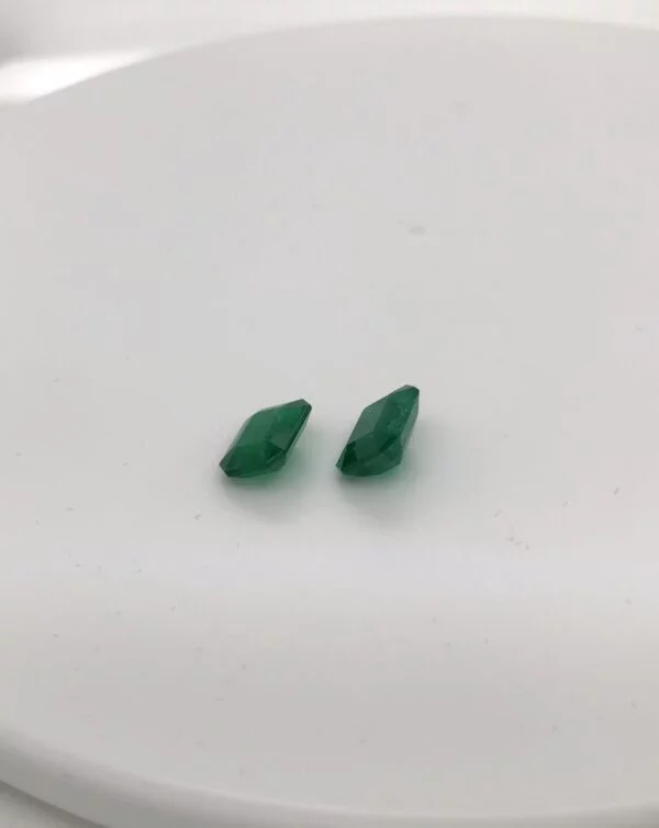 Natural emerald octagon gemstone, 4.12 carats, 9.1x7.2 mm, rich green color. Untreated and cut in India, perfect for jewelry. May birthstone. Origin: Zambia.