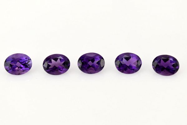 Natural amethyst oval, 1.36 - 1.89 carats, 9 x 7 mm, transparent, VVS quality, untreated, February birthstone, from Africa.