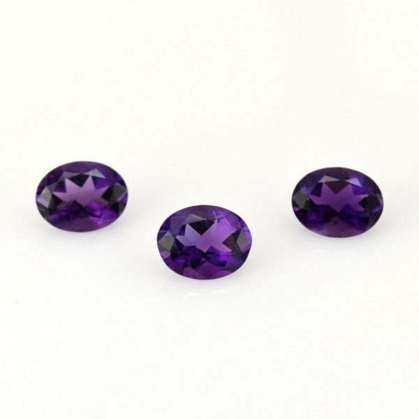 Natural amethyst oval, 1.36 - 1.89 carats, 9 x 7 mm, transparent, VVS quality, untreated, February birthstone, from Africa.