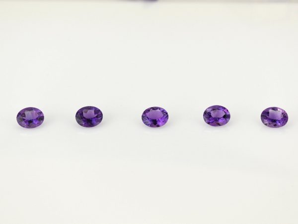 Oval cut natural amethyst, 2.80 - 3.00 carats, 11 x 9 mm, eye clean quality, February birthstone. amethyst oval cut