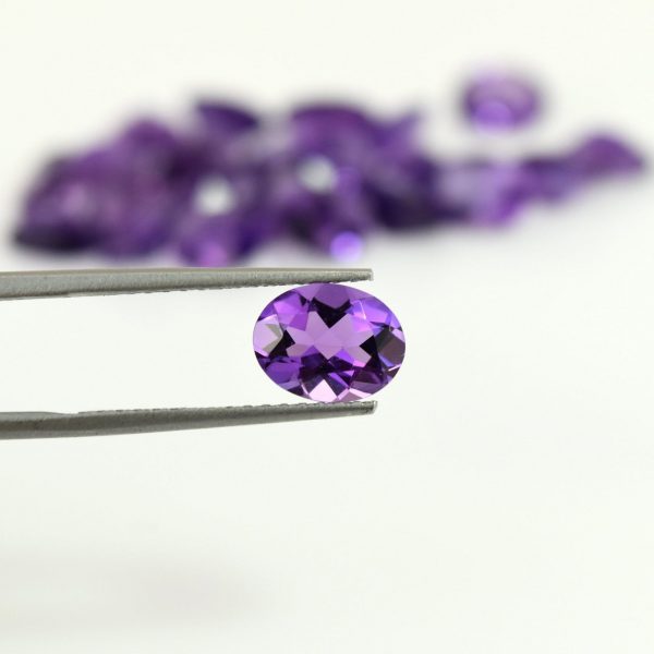 natural amethyst oval cut, 1.20 - 1.85 carats, 9 x 7 mm, suitable for jewelry, February birthstone.