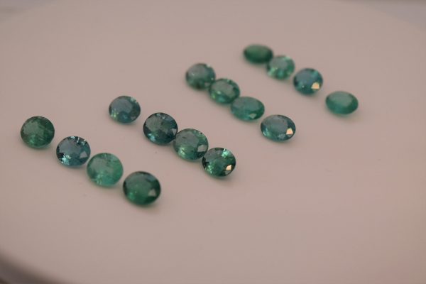 Natural emerald oval gemstones, 9x7 mm, 1.00-1.45 carats each. Ideal for earrings, rings, or pendants. Rich green color.